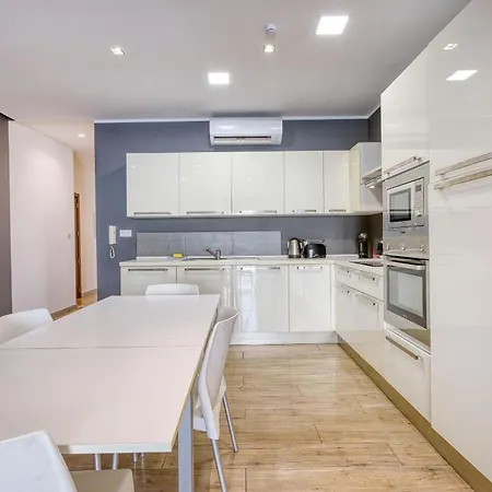 Apartment Spacious 3br With Balcony In Msida By 360 Estates *