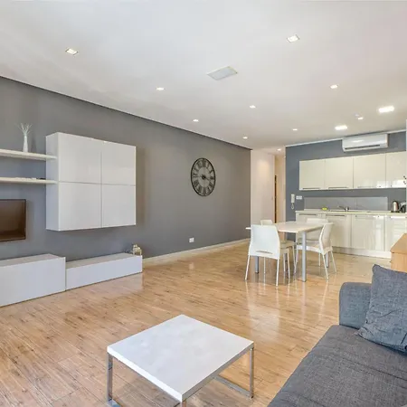 Apartman Spacious 3br With Balcony In Msida By 360 Estates