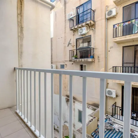 Apartman Spacious 3br With Balcony In Msida By 360 Estates *