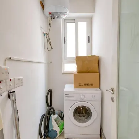 Spacious 3br With Balcony In Msida By 360 Estates Apartman