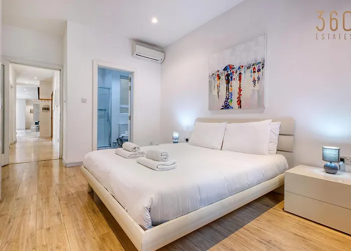 Spacious 3br With Balcony In Msida By 360 Estates Apartment *