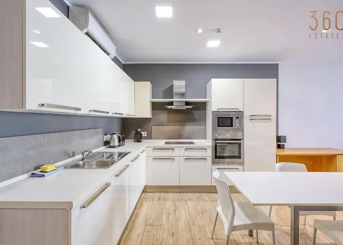 Apartment Spacious 3br With Balcony In Msida By 360 Estates