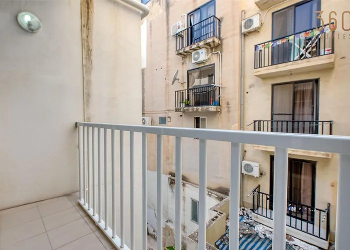 Spacious 3br With Balcony In Msida By 360 Estates * Ta Xbiex